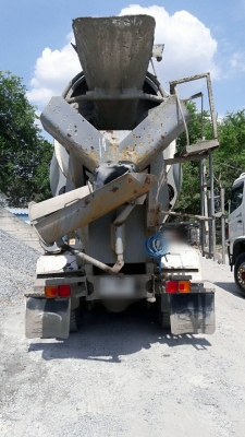 รถสภาพสวยๆ 10 ล้อ โม่ปูน