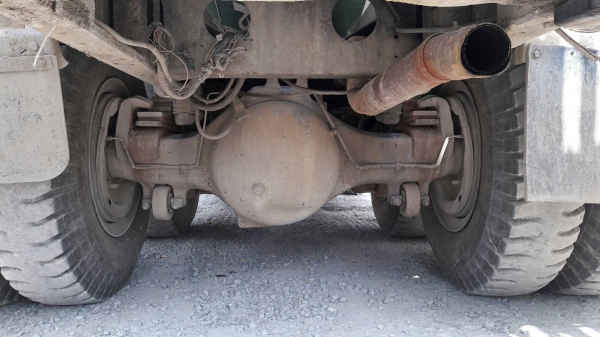 รถสภาพสวยๆ 10 ล้อ โม่ปูน