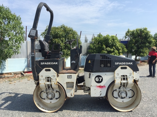 ขายรถBomagรุ่นBW125ADHนำเข้าจากญี่ปุ่น ไม่เคยใช้งานในไทย มีเอกสารพร้อมจดทะเบียน น้ำหนัก3.6ตันหน้าเหล็กหลังเหล็ก  บดอัดสั่นสเทือนได้ทั้ง2ล้อ เอวออ่น  เครื่องยนต์ดีเซล3สูบ สภาพดีพร้อมใช้งาน มีให้เลือกหลายคันหลายขนาด