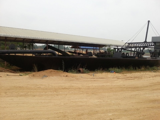 เรือดูดทรายท้องแบน 18 เมตร