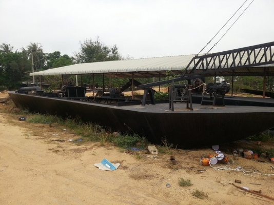 เรือดูดทรายท้องแบน 18 เมตร