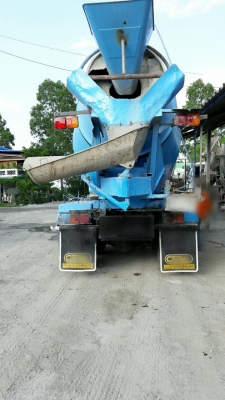 รถสภาพสวยๆ 10 ล้อ โม่ปูน