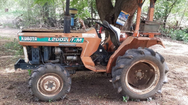 รถไถคูบูต้าl2002สองเพลาใช้งานได้ทุกระบบ