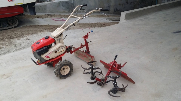 รถไถเดินตาม SHIBAURA รุ่น KB240   ขนาด 2.4 แรง เก่าญี่ปุ่น  มีที่เกลี่ยดิน