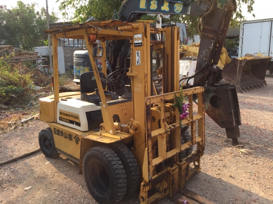 ขายรถยก KOMATSU 2 ตัน งากระดกยางหน้าคู่เครื่องเบนซิน เก่านอก 0897497551 ต้อง