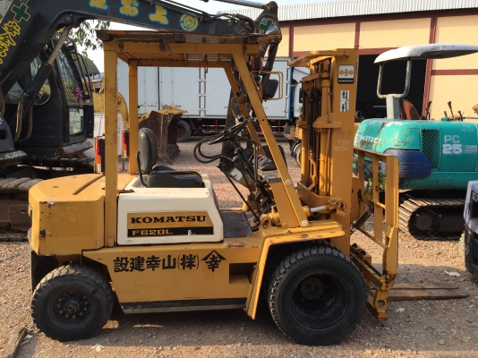 ขายรถยก KOMATSU 2 ตัน งากระดกยางหน้าคู่เครื่องเบนซิน เก่านอก 0897497551 ต้อง