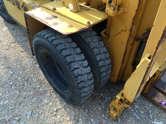 ขายรถยก KOMATSU 2 ตัน งากระดกยางหน้าคู่เครื่องเบนซิน เก่านอก 0897497551 ต้อง