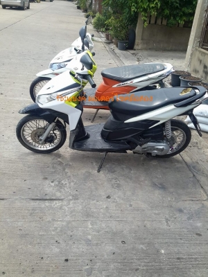 ขายฮอนด้า คลิกไอ 14500 งอต่อ เล่มพร้อมชุดโอน รถอยู่นนทบุรี โทร0843545593 ขายฮอนด้า คลิกไอ 14500 งอต่อ เล่มพร้อมชุดโอน รถอยู่นนทบุรี โทร0843545593