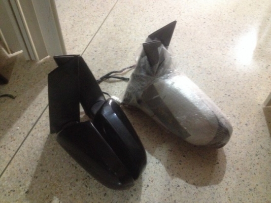 กระจกมองข้างพับไฟฟ้า TOYOTA WISH เก่าญี่ปุ่นสภาพสวยคู่ละ