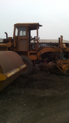 ต้องขายรถเกรดเดอร์ Komatsu  GD37 รถสภาพใช้งานได้