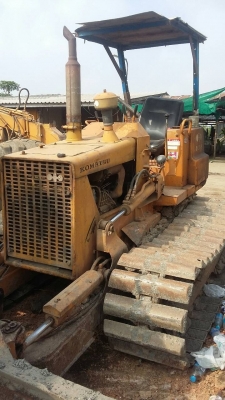 ขายแทรกเตอร์ Komatsu D20 P รุ่น5   2 คัน furukawa cd5b  1 คัน