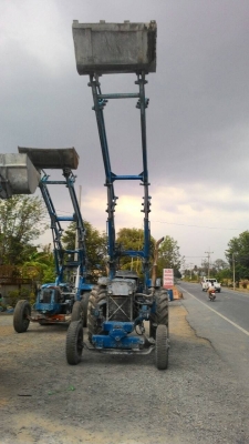 รถไถฟอร์ด7700สองคัน อุปกรณ์ตามรูป สภาพสวย ใช่งานได้เลย