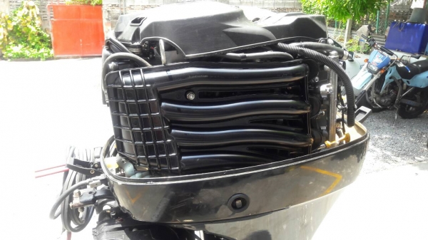 เครื่องเรือน SUZUKI 70 แรง 4 จังหวะ