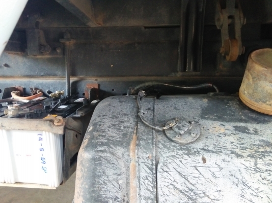 HINO FD3H 6 ล้อ ดั้มพ์ เครื่อง HO7D 195 แรง 6 สูบ สภาพสวยๆ