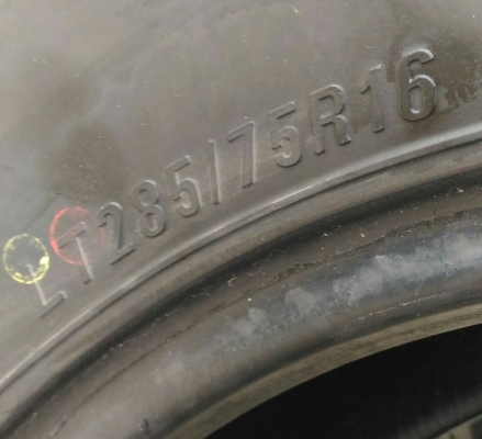 ขายยาง Mud 285/75/16 สวยๆ