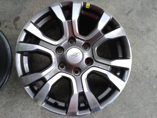 ขอบ18นิ้ว6รู ฟอด สวยๆ 4 ล้อ ราคา 7900 บาท