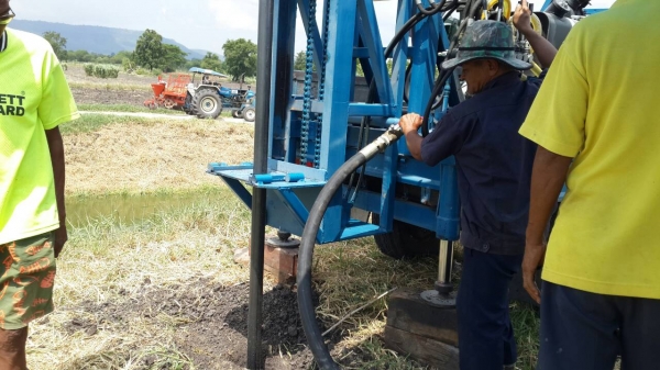 ขายเครื่องเจาะน้ำ พร้อมรถTOYOTA BU 3000 พร้อมก้านเจาะ 100 เมตร อุปกรณ์ครบ ต่อรองราคาได้ ขายเครื่องเจาะน้ำ พร้อมรถTOYOTA BU 3000 พร้อมก้านเจาะ 100 เมตร อุปกรณ์ครบ ต่อรองราคาได้