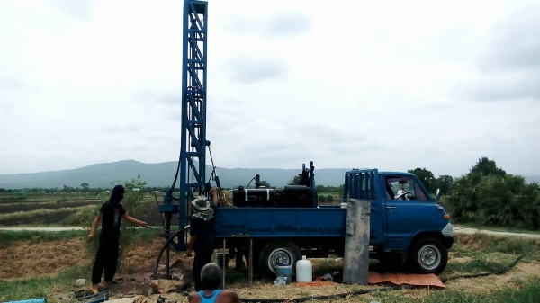 ขายเครื่องเจาะน้ำ พร้อมรถTOYOTA BU 3000 พร้อมก้านเจาะ 100 เมตร อุปกรณ์ครบ ต่อรองราคาได้