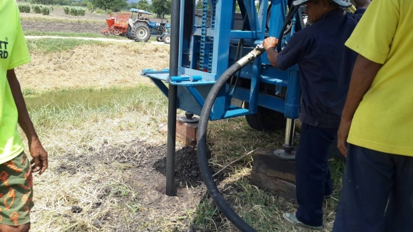 ขายเครื่องเจาะน้ำ พร้อมรถTOYOTA BU 3000 พร้อมก้านเจาะ 100 เมตร อุปกรณ์ครบ ต่อรองราคาได้ ขายเครื่องเจาะน้ำ พร้อมรถTOYOTA BU 3000 พร้อมก้านเจาะ 100 เมตร อุปกรณ์ครบ ต่อรองราคาได้