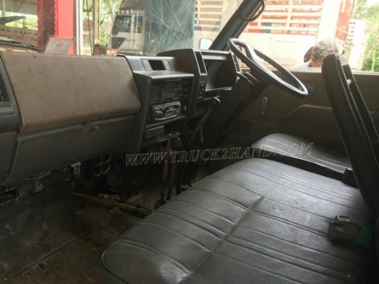 ISUZU 6 ล้อ กระบะดัมพ์ 88 แรงม้า  ปีจดทะเบียน 2544