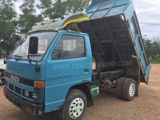 ISUZU 6 ล้อ กระบะดัมพ์ 88 แรงม้า  ปีจดทะเบียน 2544