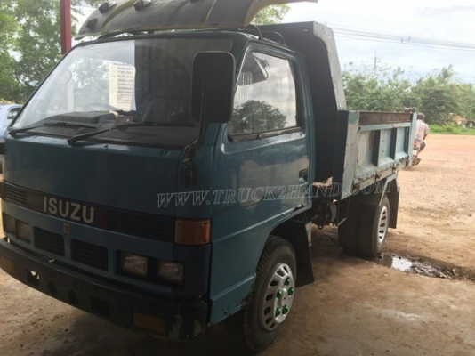ISUZU 6 ล้อ กระบะดัมพ์ 88 แรงม้า  ปีจดทะเบียน 2544