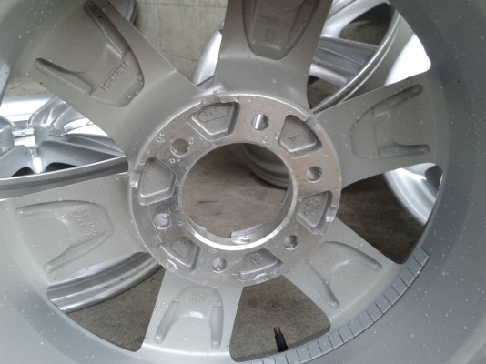 ขอบ18นิ้ว6รู อีสุ บลูเพาเวอร์ สวยๆ 4 ล้อ ราคา 7900 บาท