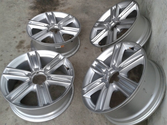 ขอบ18นิ้ว6รู อีสุ บลูเพาเวอร์ สวยๆ 4 ล้อ ราคา 7900 บาท