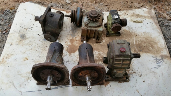 ขาย มอเตอร์เกียร์ทด จำนวนมาก เฟืองเกียร์ทด เก่าญี่ปุ่น มีหลายขนาด ราคา 2,500 - 4,800 บาท