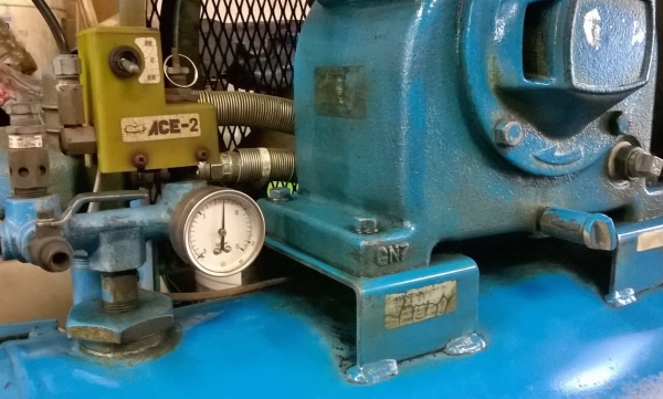 **ขายถูกๆครับ**ปั้มลมมือสองจากญี่ปุ่น..เมจิ 7.5 แรง ถัง 165 ลิตร..ทดสอบเรียบร้อยทุกระบบใช้งานได้ดีมากๆครับ