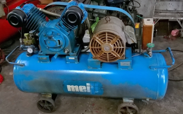 **ขายถูกๆครับ**ปั้มลมมือสองจากญี่ปุ่น..เมจิ 7.5 แรง ถัง 165 ลิตร..ทดสอบเรียบร้อยทุกระบบใช้งานได้ดีมากๆครับ