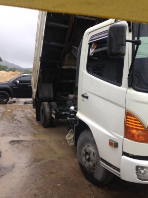 รถฮีโน่ 6 ล้อดั้ม FC9J  175 แรงม้า. ปี 53. ,  ( รถวิ่ง 3xx,xxx กม. )     สนใจติดต่อ  081 - 6079515