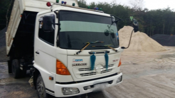 รถฮีโน่ 6 ล้อดั้ม FC9J  175 แรงม้า. ปี 53. ,  ( รถวิ่ง 3xx,xxx กม. )     สนใจติดต่อ  081 - 6079515