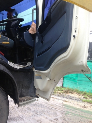 รถฮีโน่ 6 ล้อดั้ม FC9J  175 แรงม้า. ปี 53. ,  ( รถวิ่ง 3xx,xxx กม. )     สนใจติดต่อ  081 - 6079515