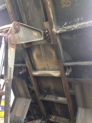 รถฮีโน่ 6 ล้อดั้ม FC9J  175 แรงม้า. ปี 53. ,  ( รถวิ่ง 3xx,xxx กม. )     สนใจติดต่อ  081 - 6079515