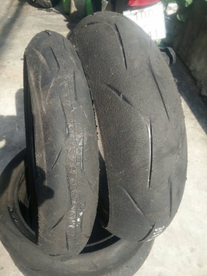 ยางสนามยี่ห้อ Bridgestone Dunlop ปี 2014 เบอร์ 120-180 สภาพสวย ดอกเต็ม