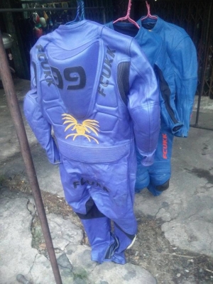 ชุดแข่ง size M-L เป็นชุดสั่งตัด งานนอก ชุดแข่ง size M-L เป็นชุดสั่งตัด งานนอก