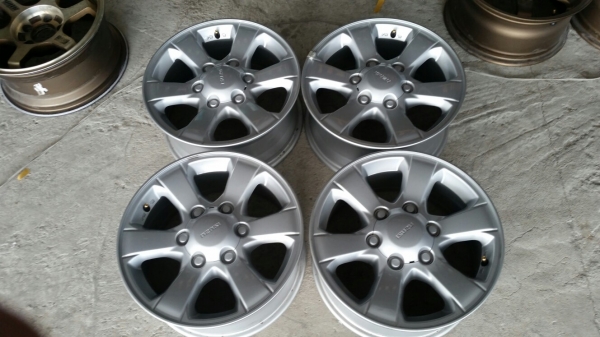 อิซูซุ 1.9 ขอบ16 สวยๆ อิซูซุ 1.9 ขอบ16 สวยๆ