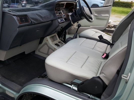 มือเดียว สภาพป้ายแดง ไมล์แท้วิ่ง 59,000กม. สภาพนี้หายากคับ คู่มือบุคเซอร์วิสครบ (ภายในแต่งVIP ) มือเดียว สภาพป้ายแดง ไมล์แท้วิ่ง 59,000กม. สภาพนี้หายากคับ คู่มือบุคเซอร์วิสครบ (ภายในแต่งVIP )