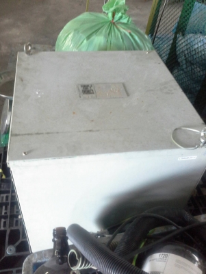 หม้อแปลงไฟฟ้า ยี่ห้อ SNT ชนิด 3 เฟส ขนาด 38 KVA. ไฟเข้า 380 - 400 ไฟออก 200 - 220 V.