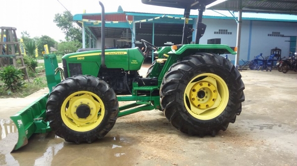 ขายด่วน จอนเดียร์ 5610 รุ่น75 แรงม้า ใหม่มากๆ