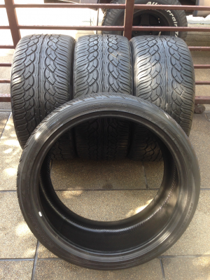 ยาง Yokohama 285 35 22 สิ้นปี14 ดอกเต็ม ไม่มีปะ ราคาไม่แพง