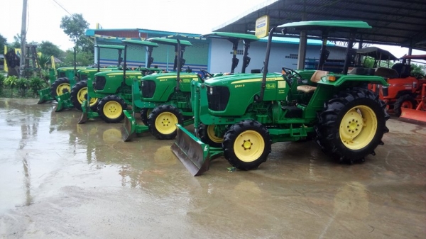 จอนเดีนร์5045  สวยมากๆ  เดิมทุกชิ้น