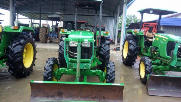 จอนเดีนร์5045  สวยมากๆ  เดิมทุกชิ้น