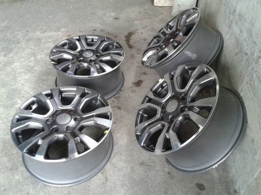 ขอบ18นิ้ว6รู ฟอด สวยๆ 4 ล้อ ราคา 7900 บาท