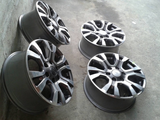 ขอบ18นิ้ว6รู ฟอด สวยๆ 4 ล้อ ราคา 7900 บาท