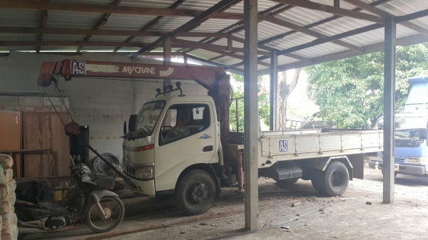 ขาย 6 ล้อ HINO ปี 49 กระบะยาว 4.30 เมตร ติดเครน KATO 3 ตัน เครื่อง WO4D-TK 125 แรงม้า คัสซีสวยตลอดเส้น แอร์เย็น รถพร้อมใช้ ทะเบียนพร้อมโอนครับ