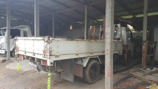 ขาย 6 ล้อ HINO ปี 49 กระบะยาว 4.30 เมตร ติดเครน KATO 3 ตัน เครื่อง WO4D-TK 125 แรงม้า คัสซีสวยตลอดเส้น แอร์เย็น รถพร้อมใช้ ทะเบียนพร้อมโอนครับ