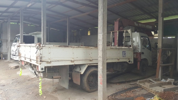 ขาย 6 ล้อ HINO ปี 49 กระบะยาว 4.30 เมตร ติดเครน KATO 3 ตัน เครื่อง WO4D-TK 125 แรงม้า คัสซีสวยตลอดเส้น แอร์เย็น รถพร้อมใช้ ทะเบียนพร้อมโอนครับ