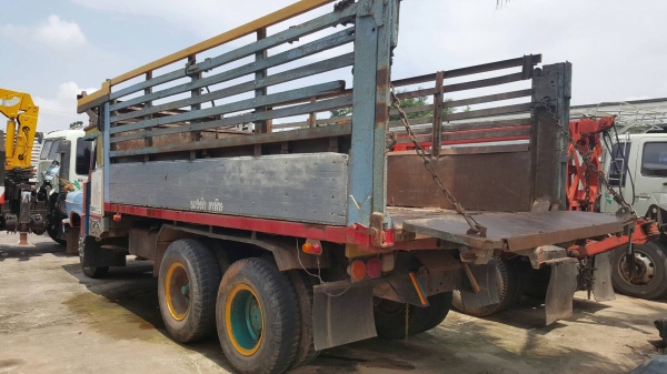 ขาย 10 ล้อ หัวยาวดั้ม เพลาเดียว เครื่อง HO7C 180 แรงม้า เกียร์ HO เฟืองท้ายใหญ่ เบรคทิฟฟี่ มีสโลว์กลาง พวงมาลัยพาวเวอร์ ทะเบียนครบ